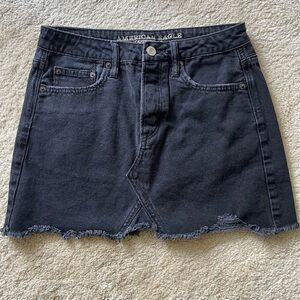 American Eagle Black Jean Skirt Size 2